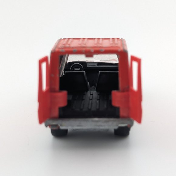 MAJORETTE 1:53 Avis Renault Express Box Van red diecast - Picture 2 of 7